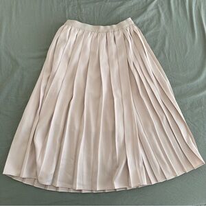 Uniqlo Cream Pleated Skirt
